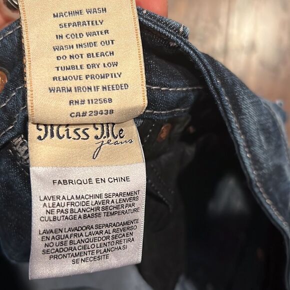 MISS ME STRETCH EMBELLISHED wings distressed DARK WASH DENIM JEANS SIZE 27 - Picture 8 of 13